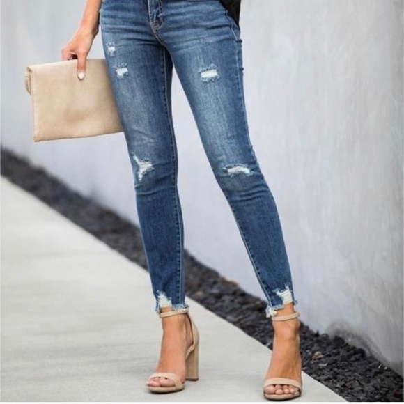 Vici - Mid Rise Frayed Ankle Skinny - Size 5 - Picture 1 of 5